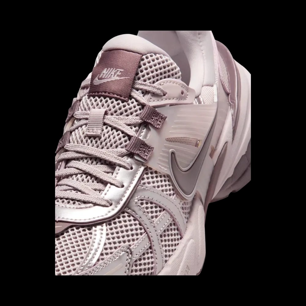 Nike V2K Run Particle Rose - HypeFly India View 4