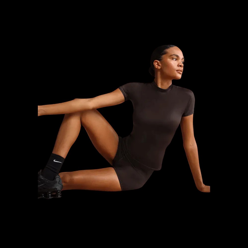 Nike X Skims Shine Women's Mock-Neck Short-Sleeve Top Phoenix - HypeFly India View 2