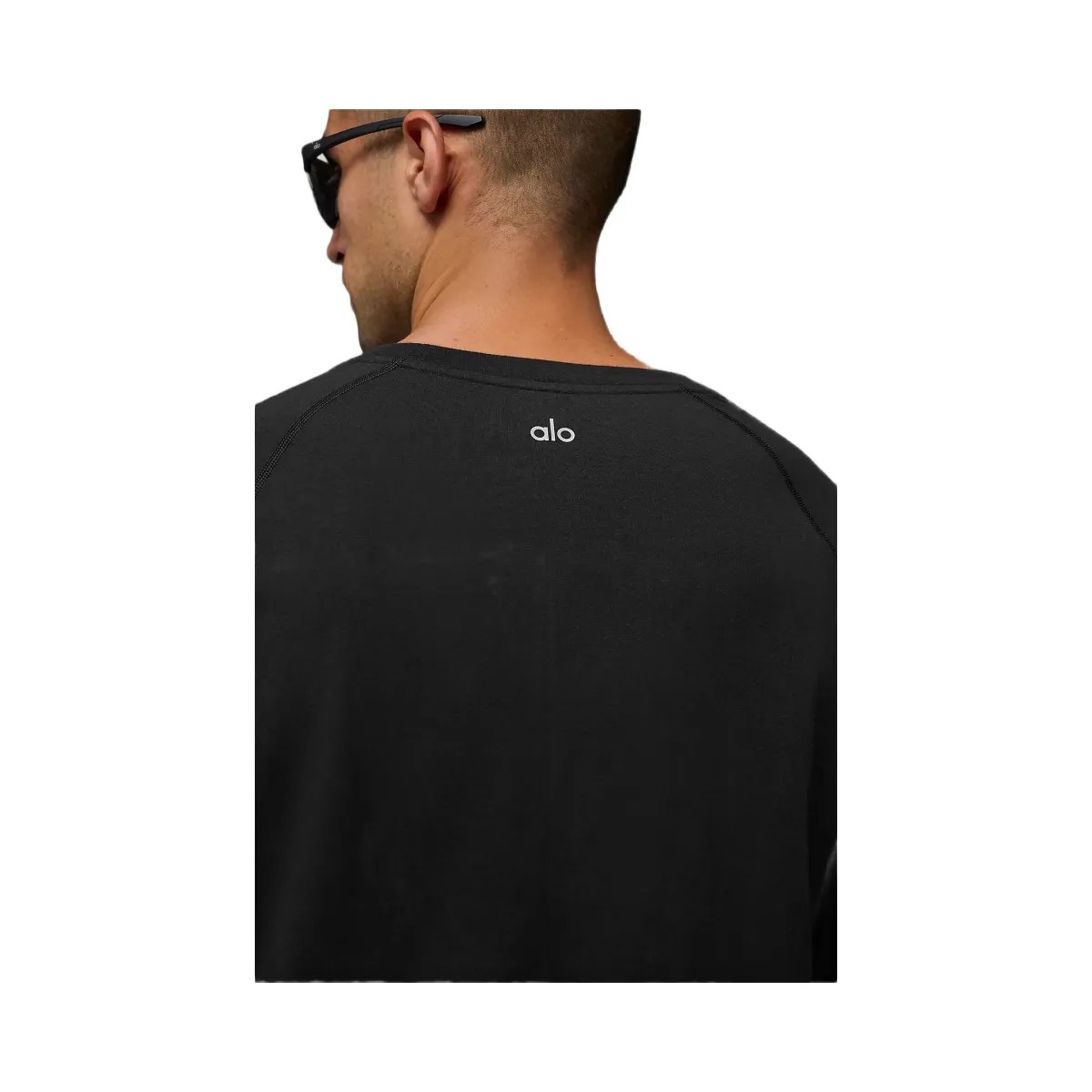 Alo Men's ALO Vapor Crewneck Long Sleeve - Black - HypeFly India View 3