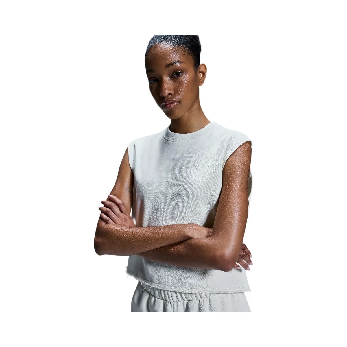 On Open Club Crew Crop White - HypeFly India View 6