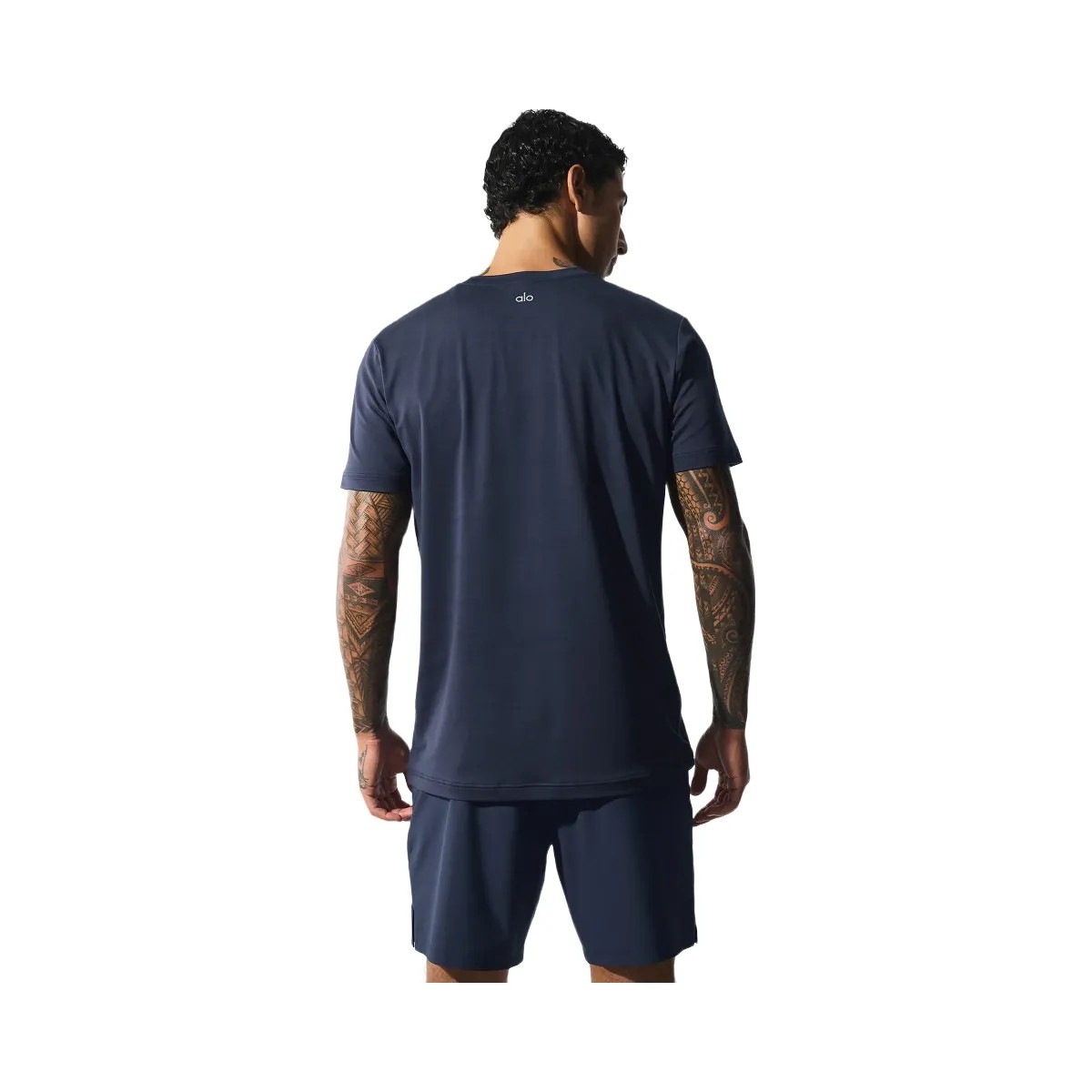 Alo Men's Conquer Reform Crewneck Short Sleeve - Navy - HypeFly India View 3