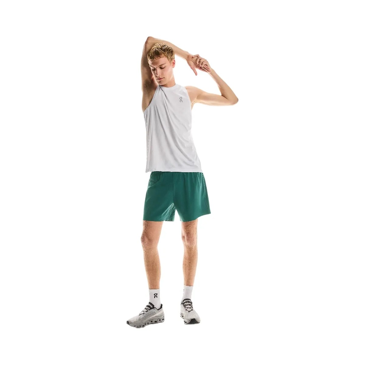 On 5" Performance Shorts Spirulina - HypeFly India View 4