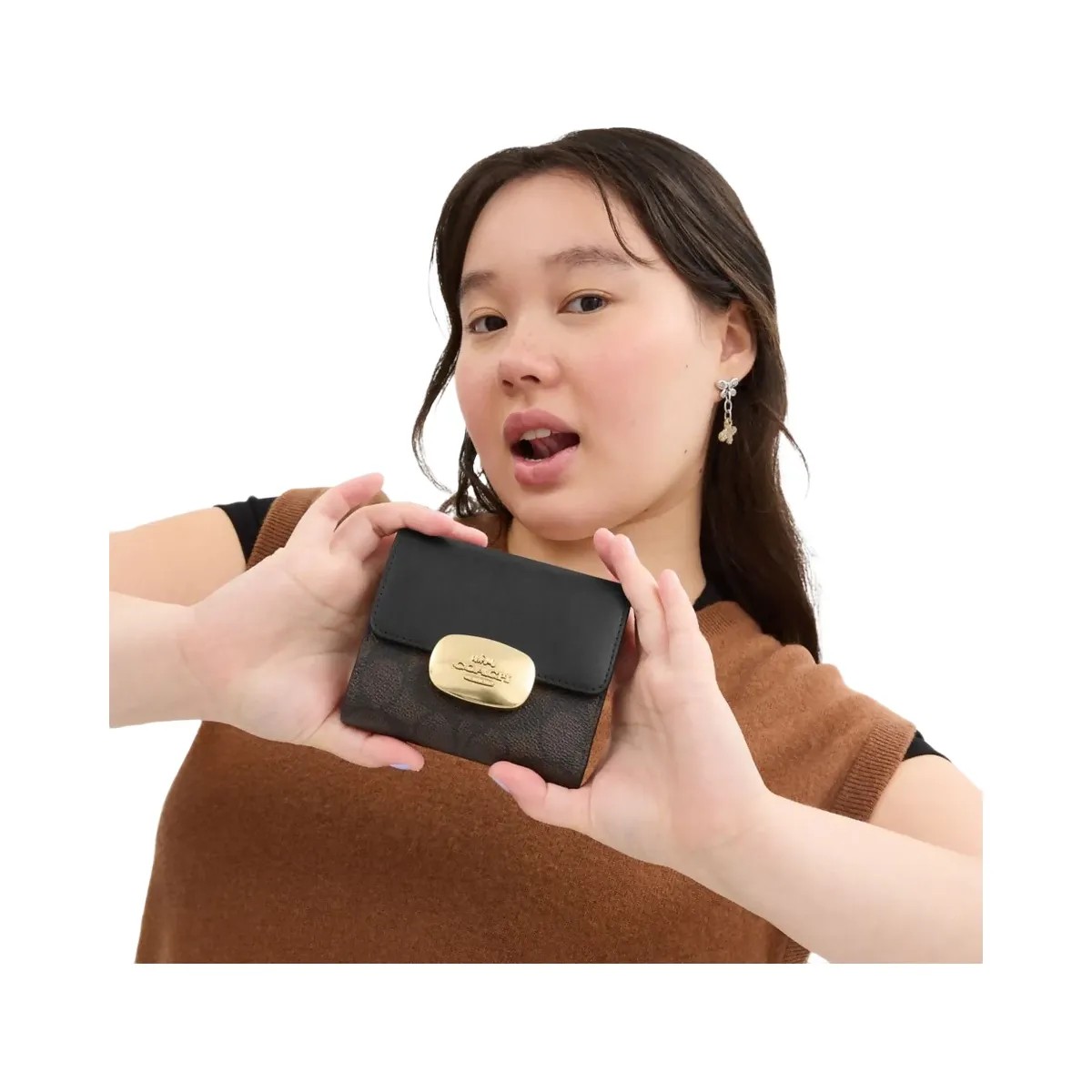 Coach Eliza Small Wallet In Signature Canvas Signature Canvas-Gunmetal-Black - HypeFly India View 3