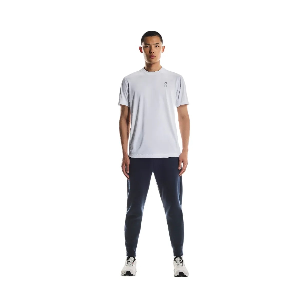 On Focus Tech Sweatpants Navy - HypeFly India View 4