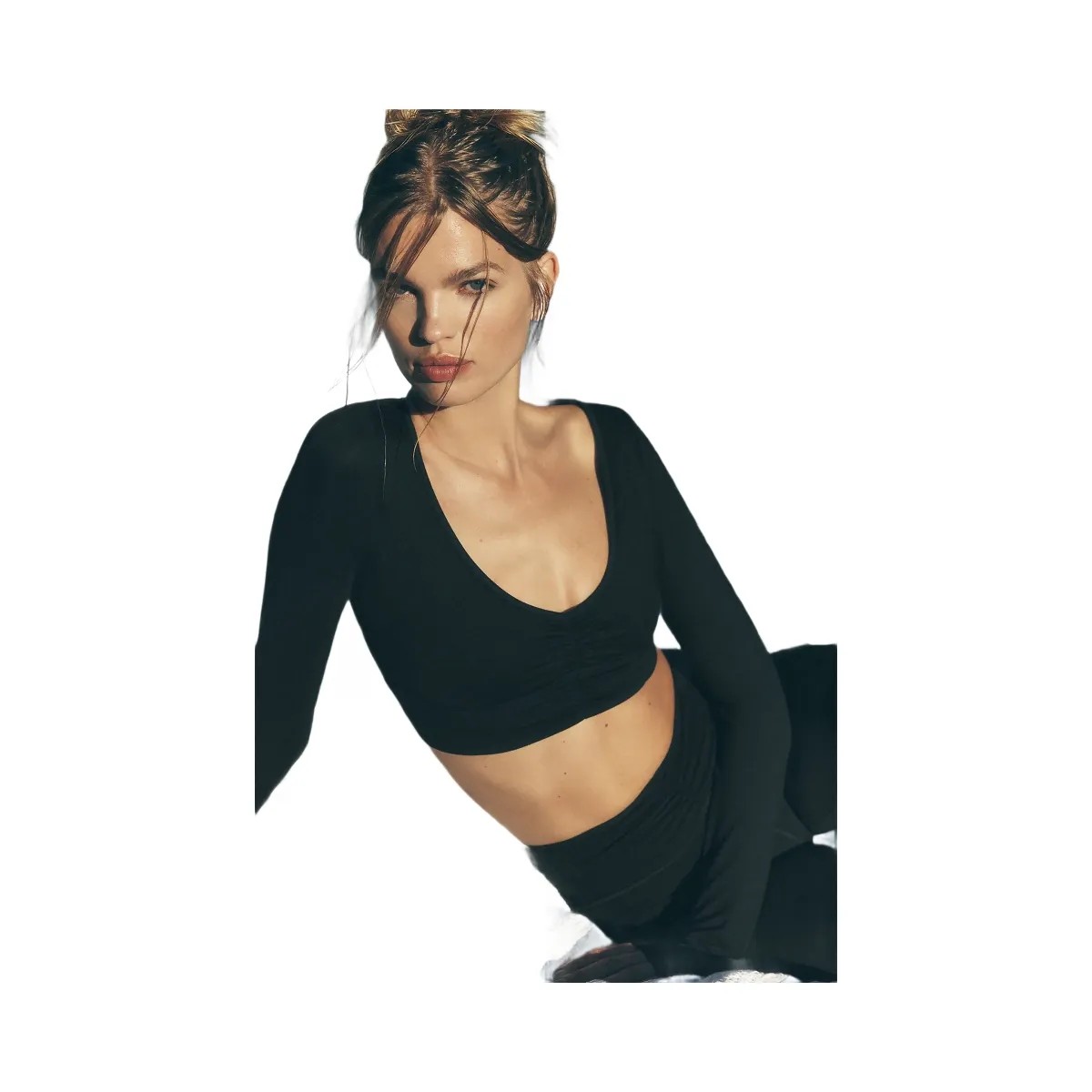Alo Women's soft Intuition Long Sleeve Bra - Black - HypeFly India View 5