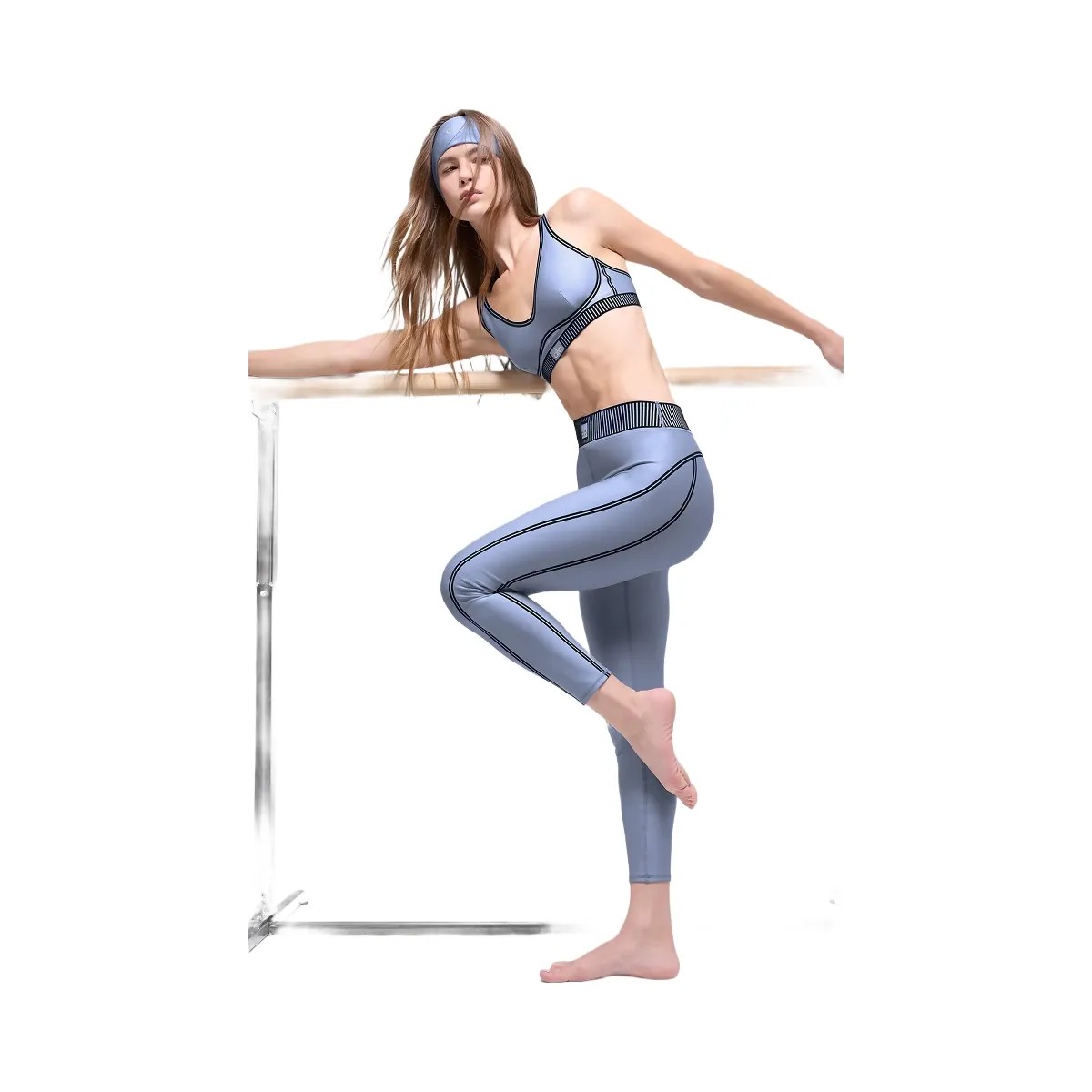 Alo Women's Airlift High-Waist 7/8 Line Up Legging - Winter Frost - HypeFly India View 3