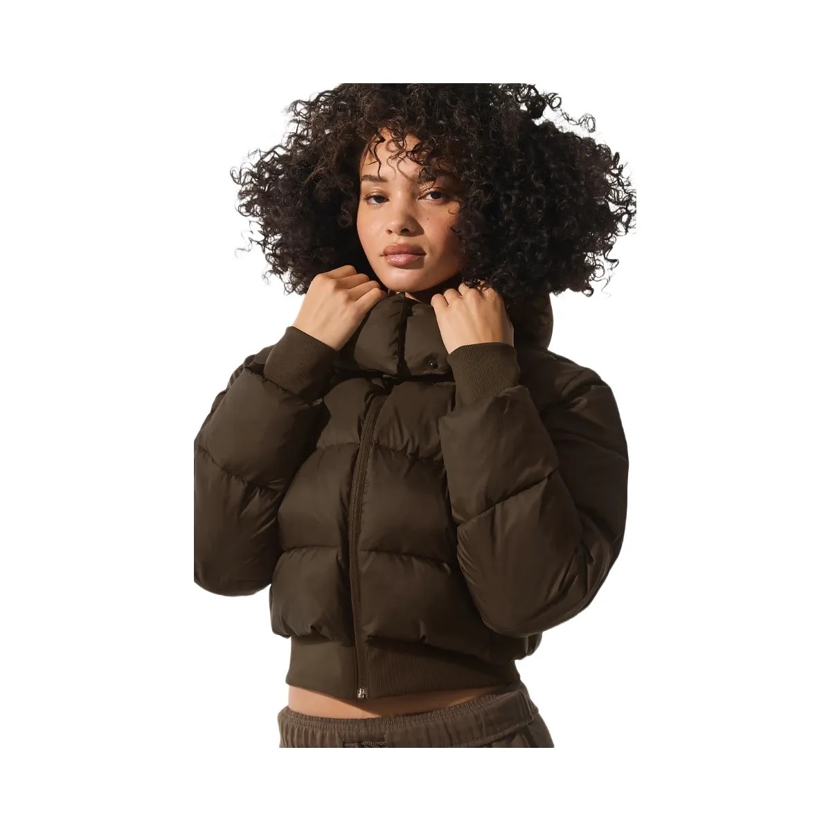 Alo Women's Foxy Puffer Jacket - Espresso - HypeFly India View 4