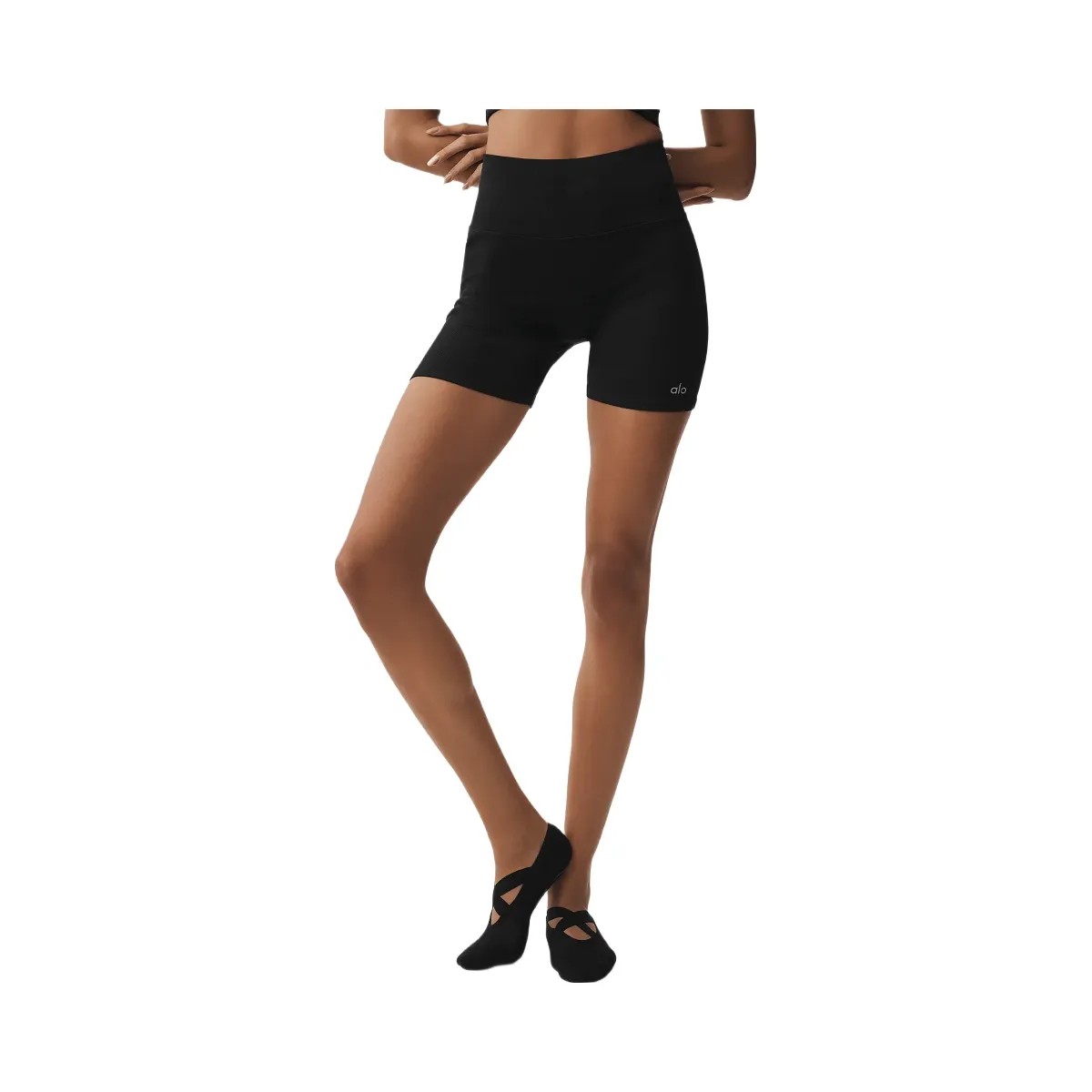 Alo Women's 5" Seamless Ribbed Favorite Short - Black - HypeFly India View 1