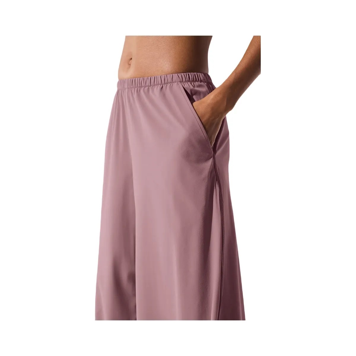 Alo Women's Breezy Wide Leg Pant (Long) - Smoky Quartz - HypeFly India View 5