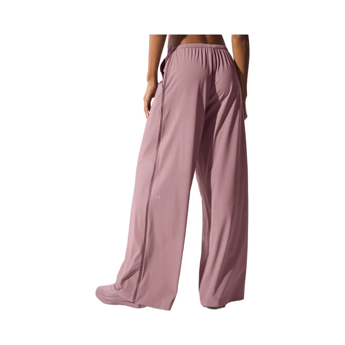 Alo Women's Breezy Wide Leg Pant (Long) - Smoky Quartz - HypeFly India View 4