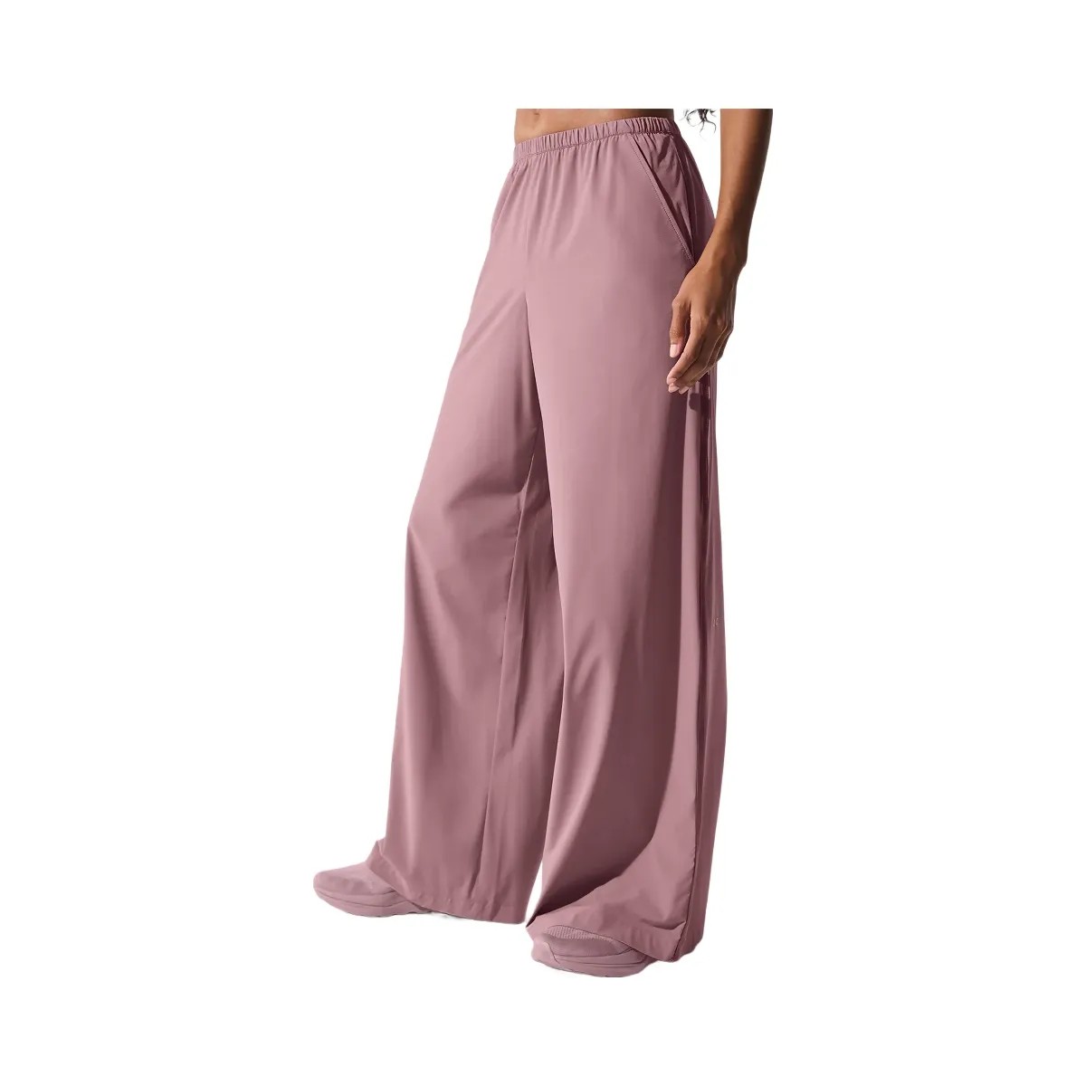 Alo Women's Breezy Wide Leg Pant (Long) - Smoky Quartz - HypeFly India View 3