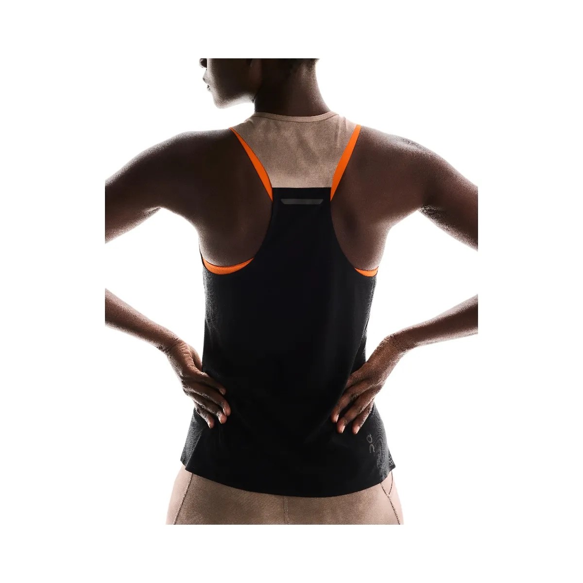 On Performance Tank Aop Cinder | Black - HypeFly India View 3