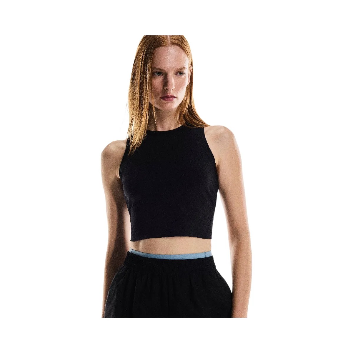 On Studio Crop Black - HypeFly India View 3