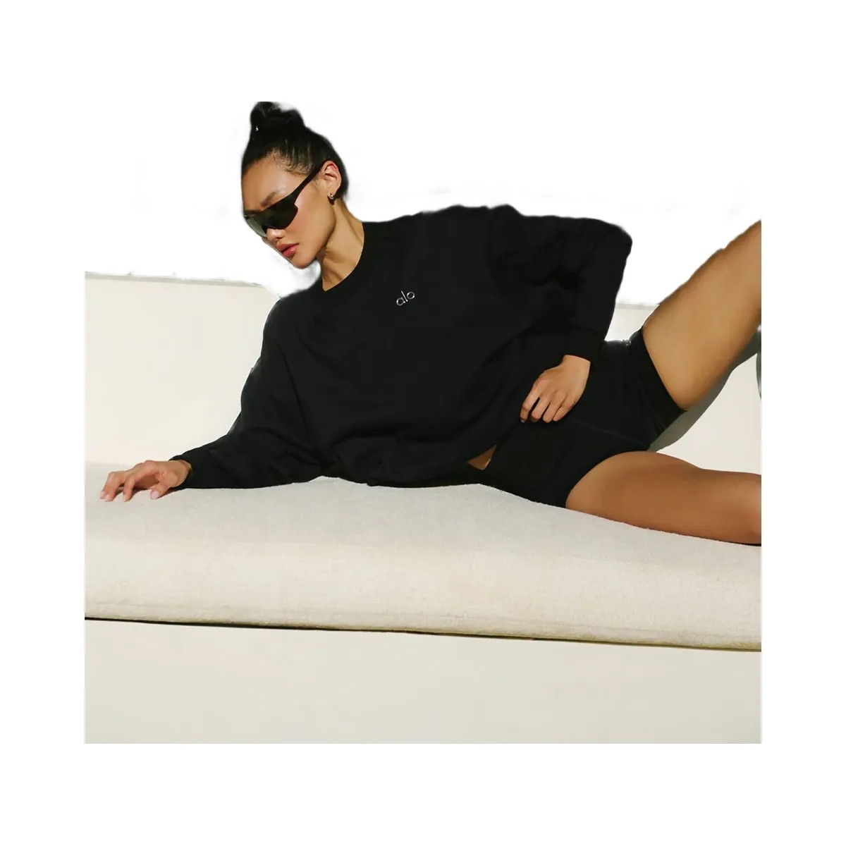 Alo Women's Accolade Crew Neck Pullover - Black - HypeFly India View 5