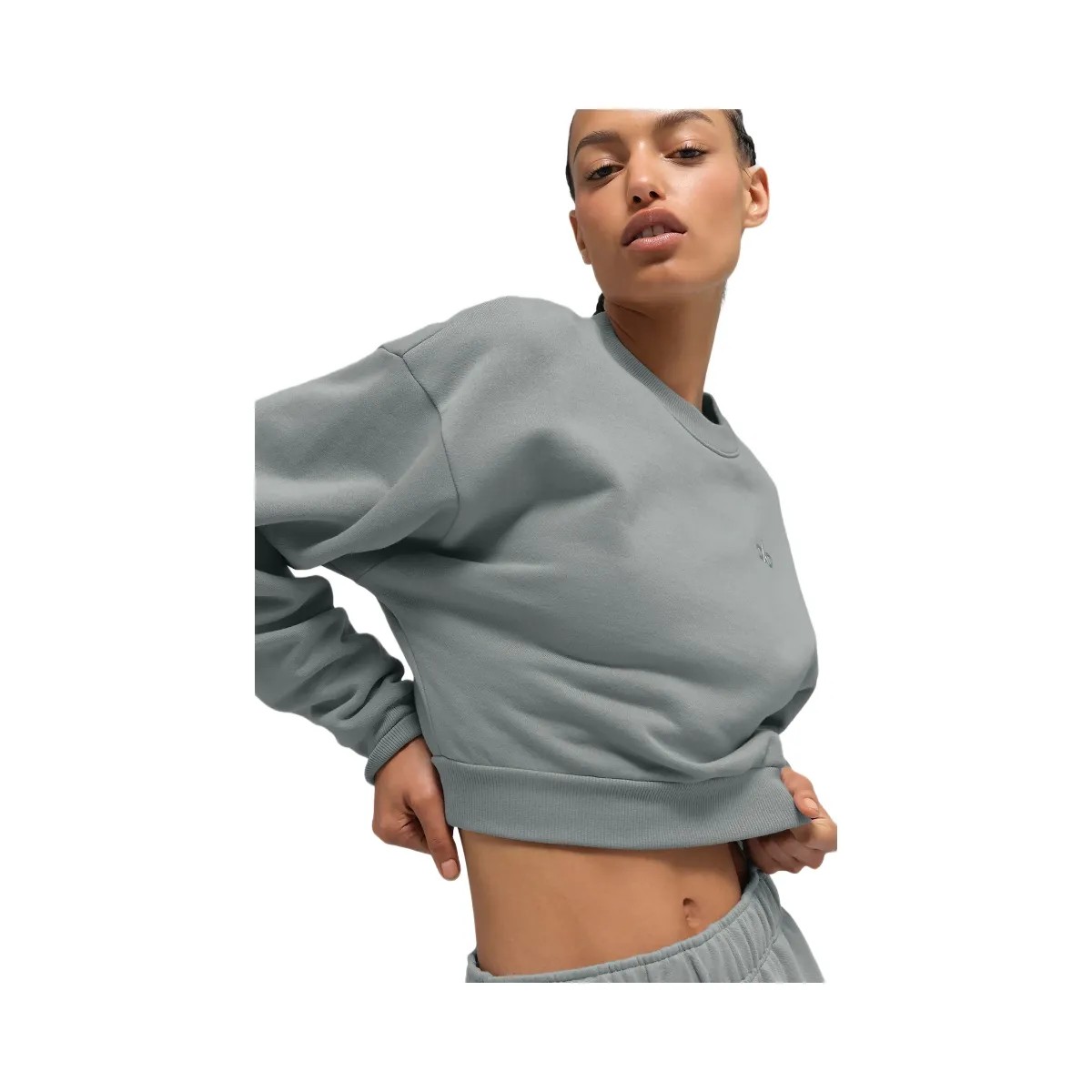 Alo Women's Cropped Accolade Crewneck - Lunar Grey - HypeFly India View 4