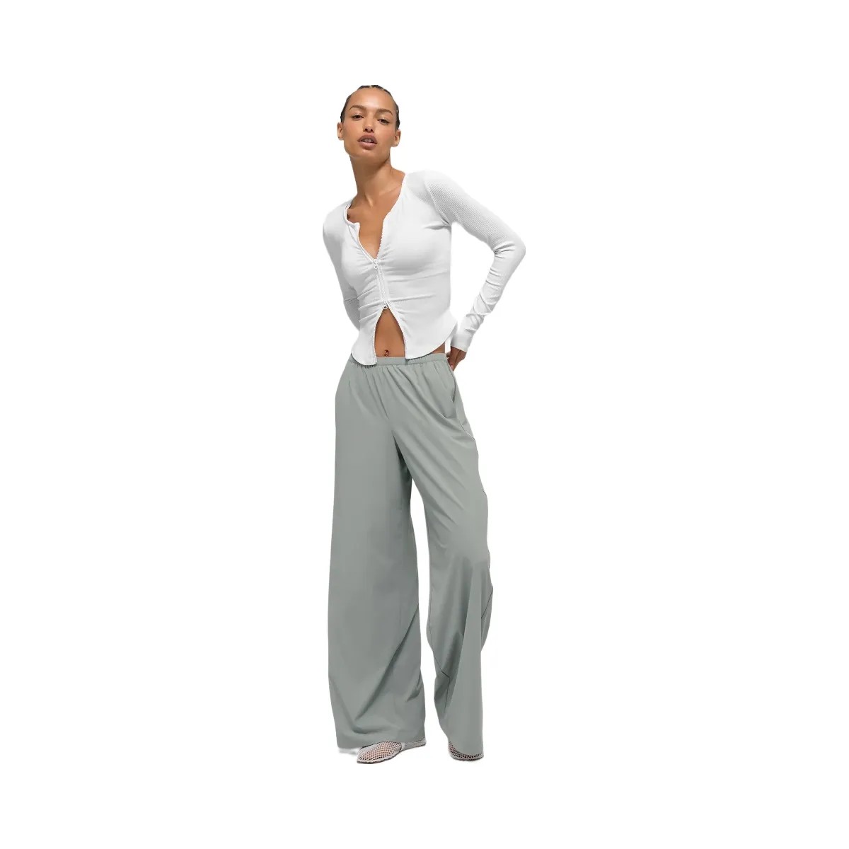 Alo Women's Breezy Wide Leg Pant (Long) - Lunar Grey - HypeFly India View 3