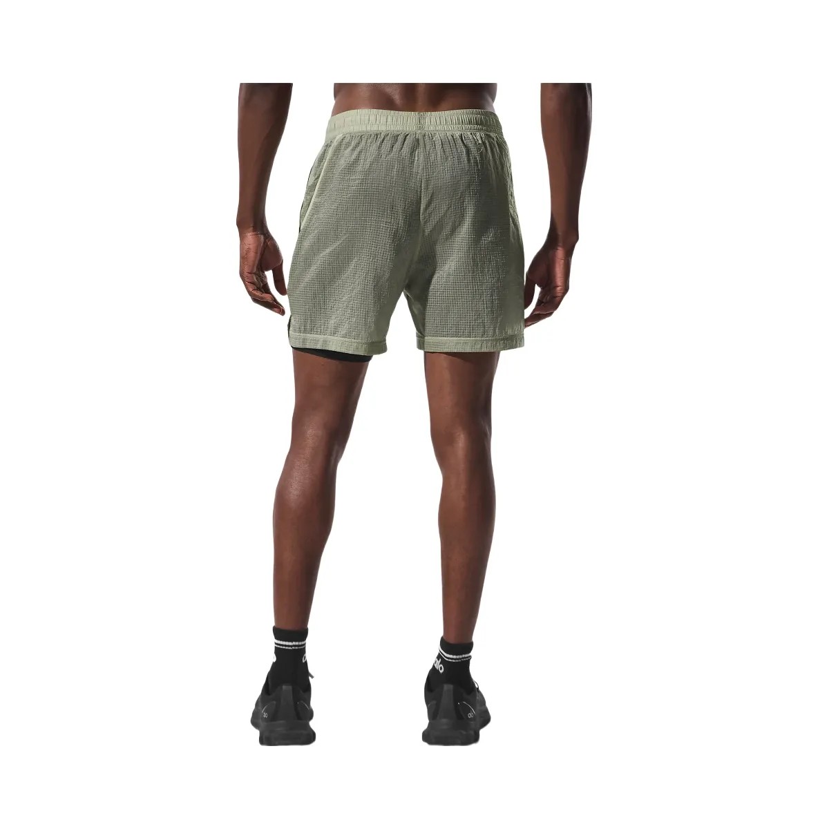 Alo Men's 5" Game Time Ripstop 2-In-1 Short - Limestone/Black - HypeFly India View 3