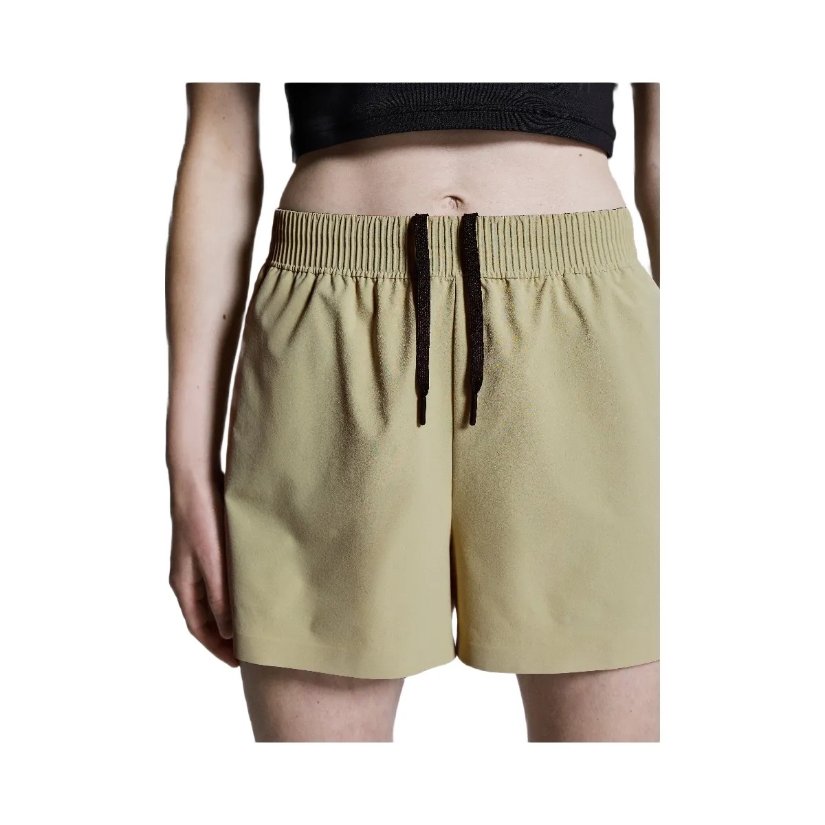 On Focus Shorts Caper - HypeFly India View 3