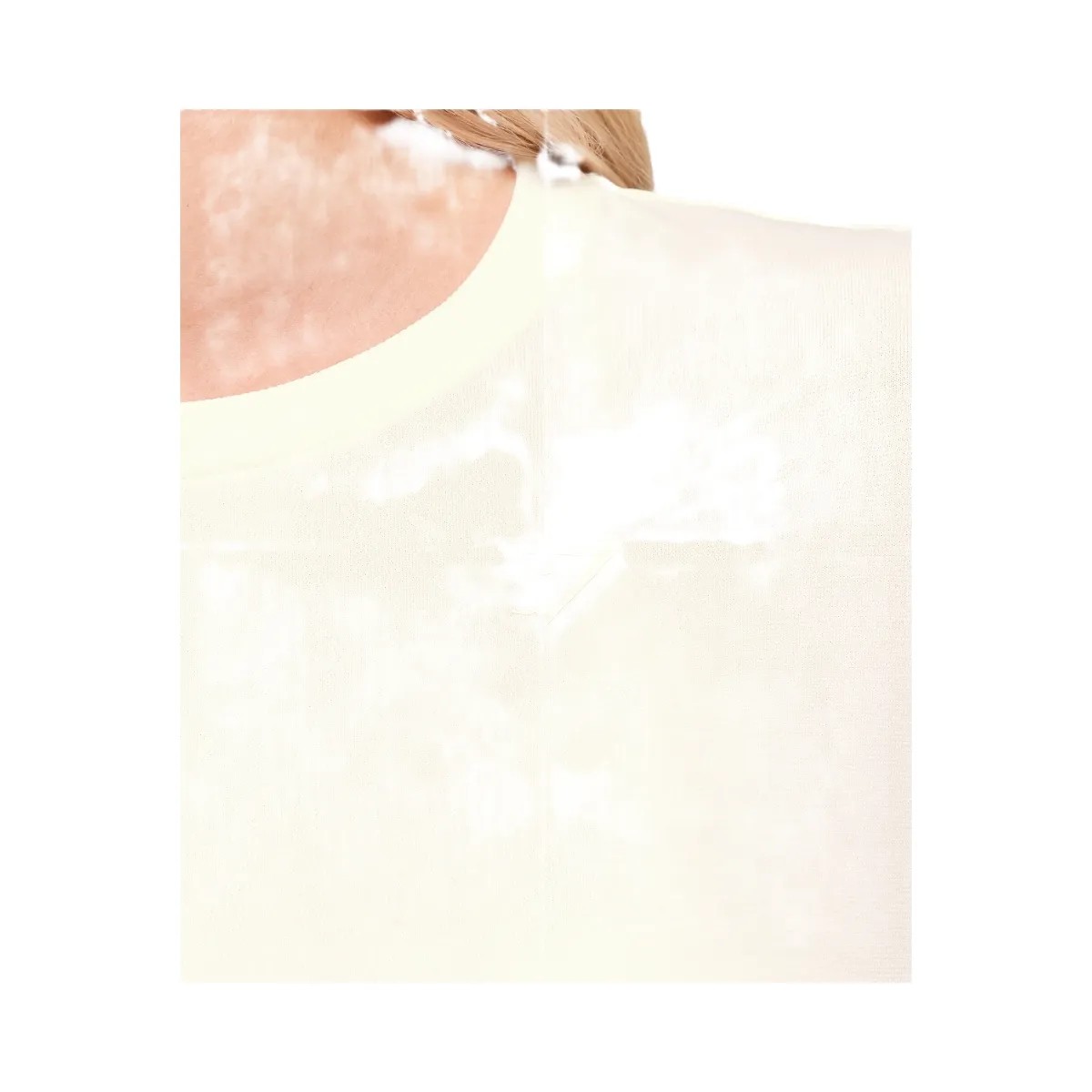 Gymshark Everyday Seamless T-Shirt - Soft White - HypeFly India View 4