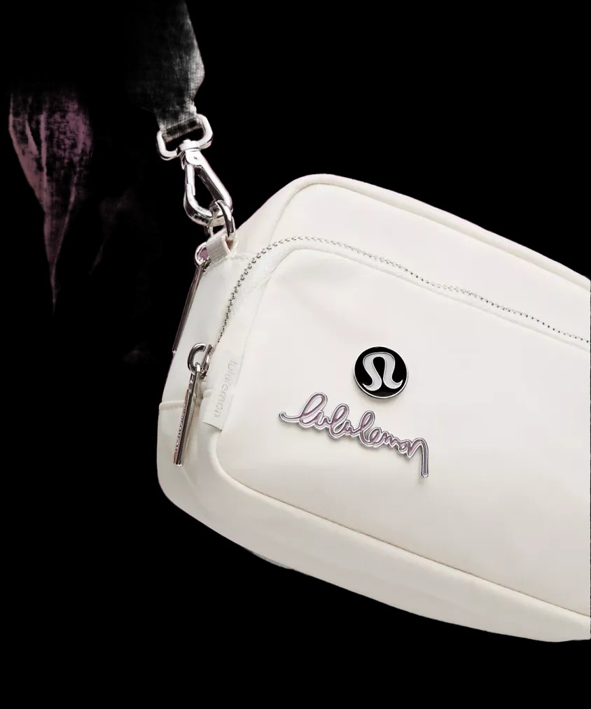 Lululemon Collectible Pins 2 Pack Black/Lavender Lux - HypeFly India View 2