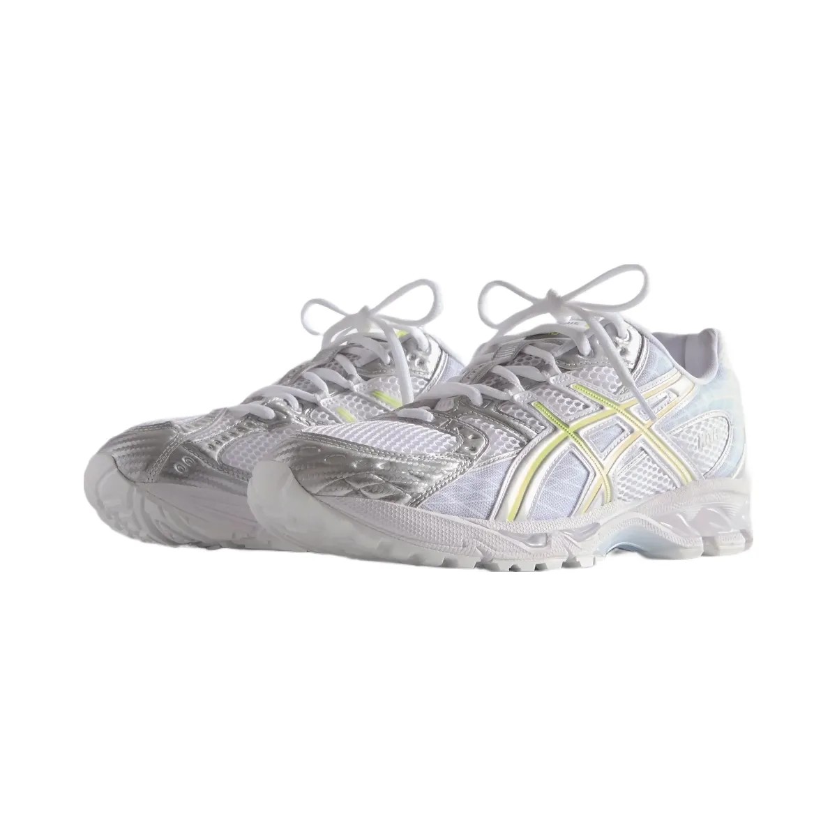 Kith x ASICS GEL-NIMBUS 10.1 - White / Pure Silver - HypeFly India View 2