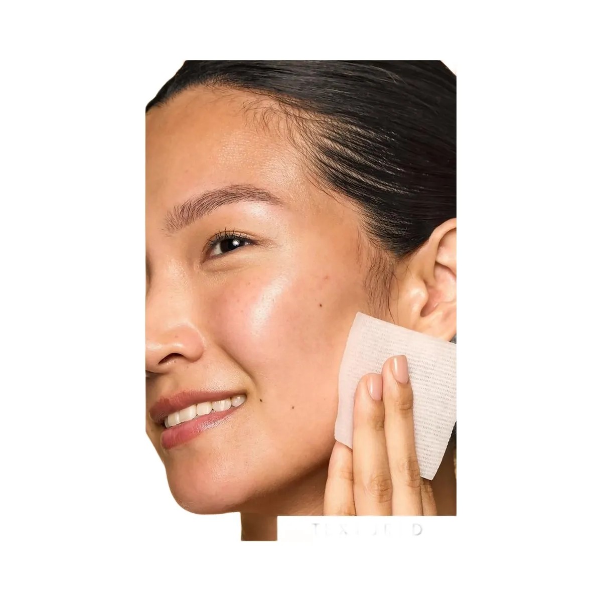 Rael Miracle Clear Brightening Carotene Pads - HypeFly India View 6