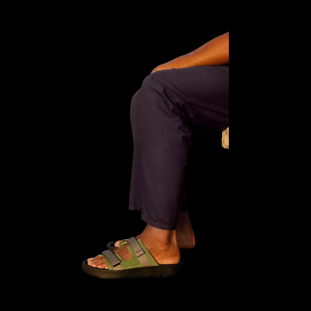 Veja Arpoador Suede Militar Kaki Black - HypeFly India View 5