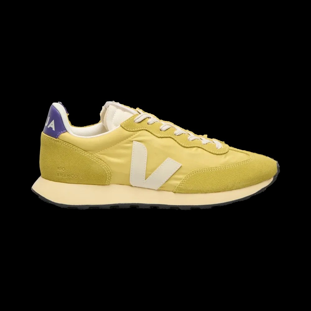Veja Rio Branco II Lite Nolyn Liquor Pierre Purple - HypeFly India View 1