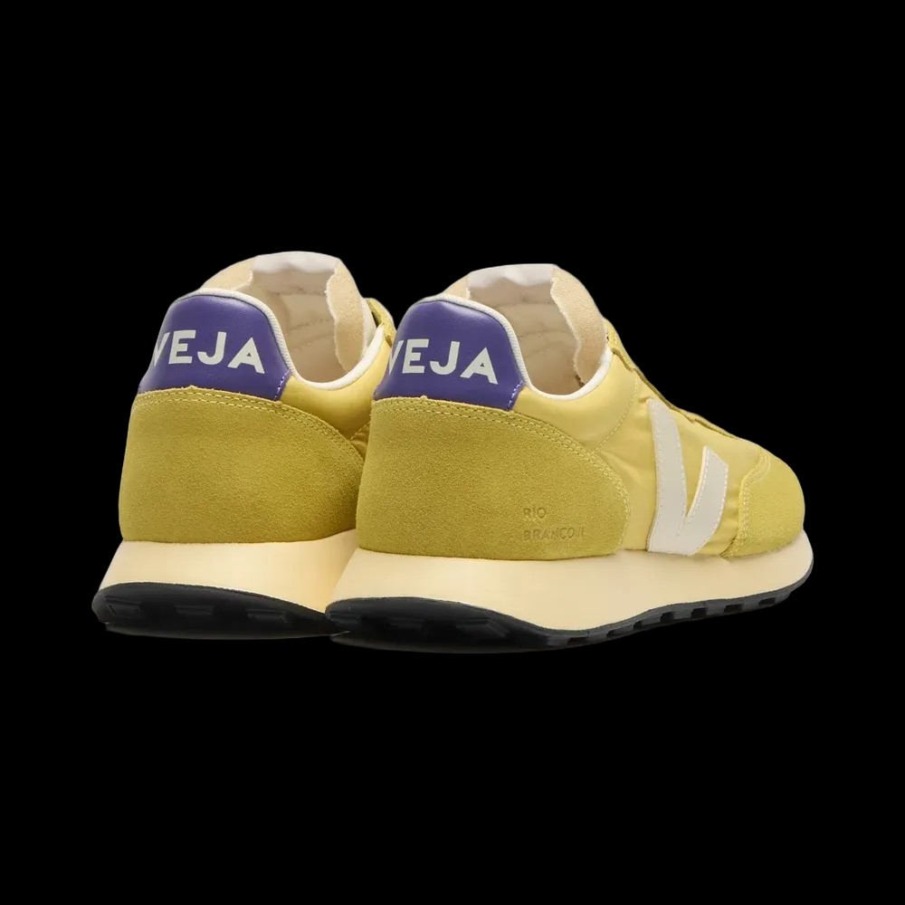 Veja Rio Branco II Lite Nolyn Liquor Pierre Purple - HypeFly India View 3